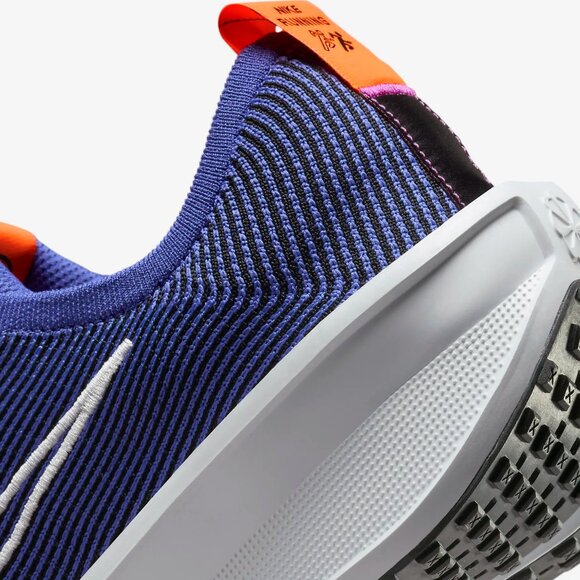 Nike Interact Run. Brand New. Womens Size: 13 - Picture 8 of 10